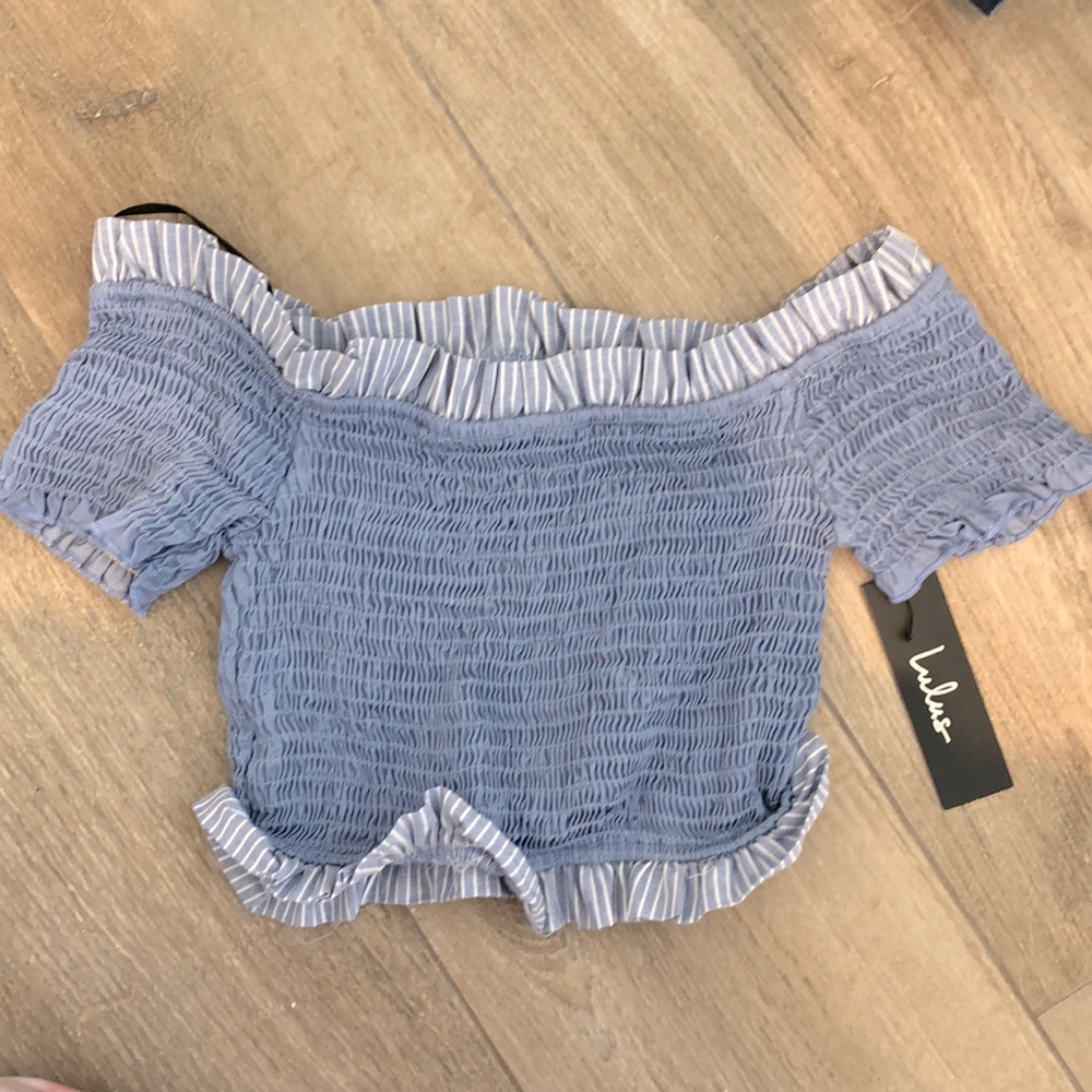 LULU’s - light blue crop top - size medium